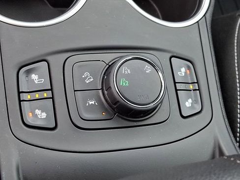 Used 2022 GMC Terrain SLE w/ Driver Convenience Package AWD/4WD image 23