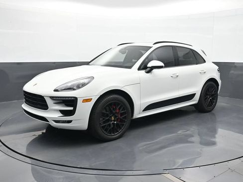 Certified 2018 Porsche Macan GTS AWD/4WD image 1