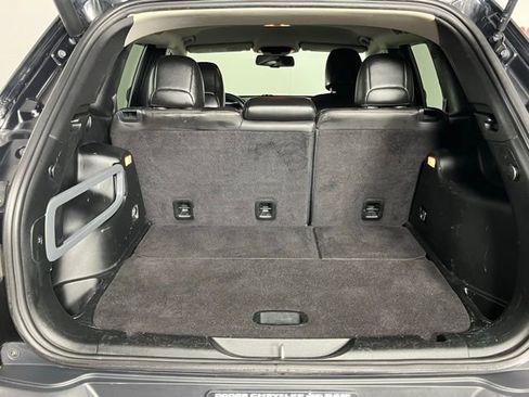 Used 2018 Jeep Cherokee Trailhawk w/ Quick Order Package 27L image 25