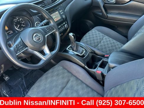 Used 2017 Nissan Rogue Sport SV AWD/4WD image 10