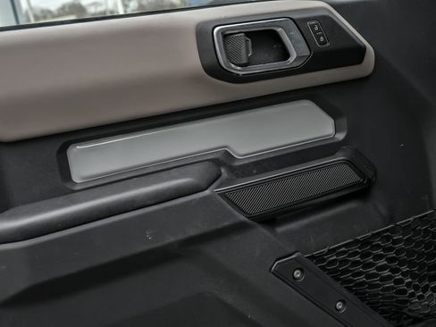 Used 2024 Ford Bronco Wildtrak image 12