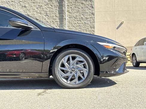 Used 2024 Hyundai Elantra SEL image 9