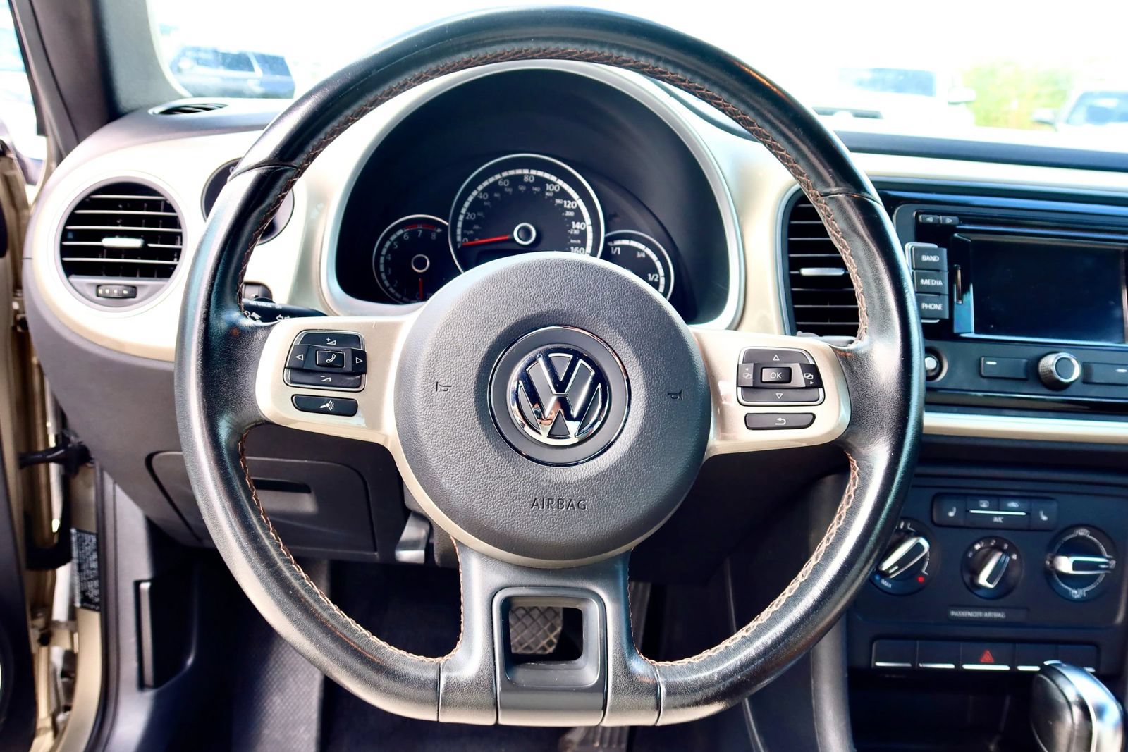 Used 2015 Volkswagen Beetle 1.8T FWD image 18