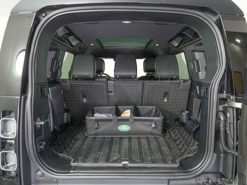 Used 2024 Land Rover Defender 110 X image 12