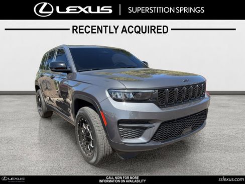 Used 2025 Jeep Grand Cherokee Altitude AWD/4WD image 1