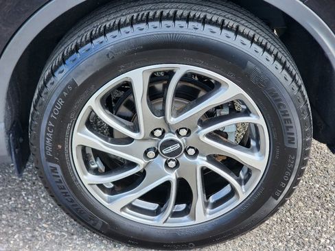 Used 2022 Lincoln Corsair Standard w/ Equipment Group 101A image 15