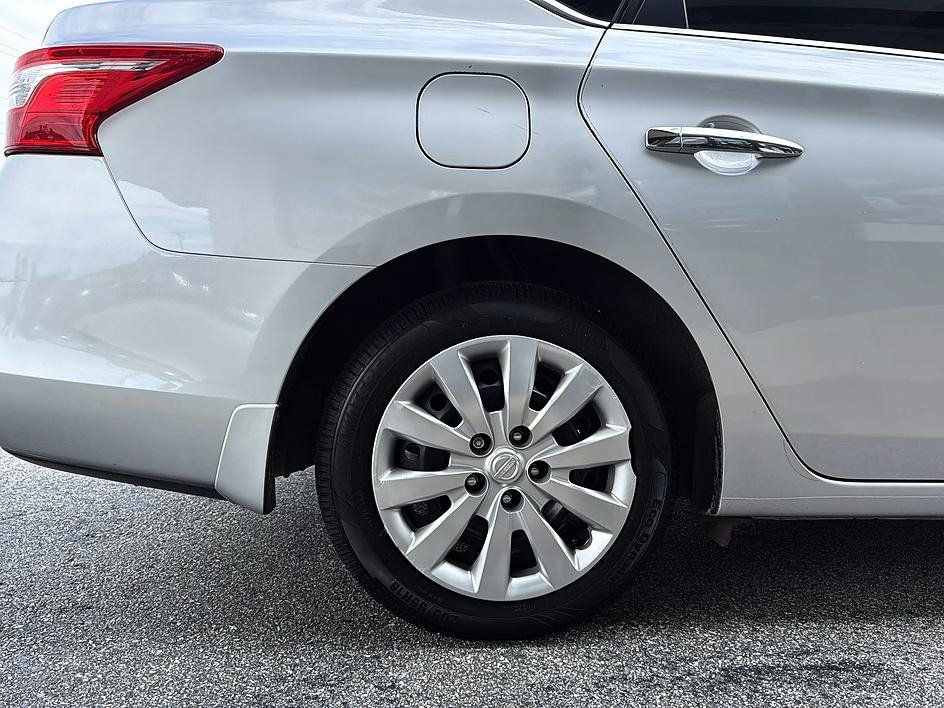 Used 2017 Nissan Sentra S FWD image 27