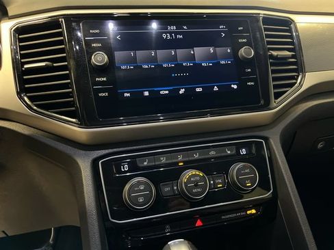 Certified 2023 Volkswagen Atlas Cross Sport SE FWD image 25