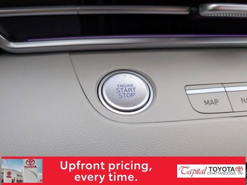 Used 2025 Hyundai Elantra Limited image 19