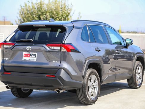 Used 2025 Toyota RAV4 XLE FWD image 5
