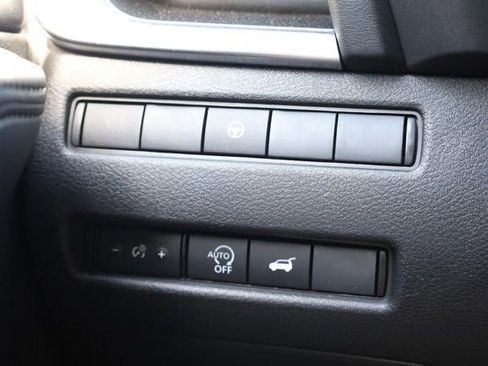 Certified 2025 Nissan Rogue SV AWD/4WD image 18