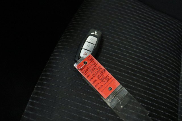 Used 2023 Mitsubishi Outlander ES FWD image 33