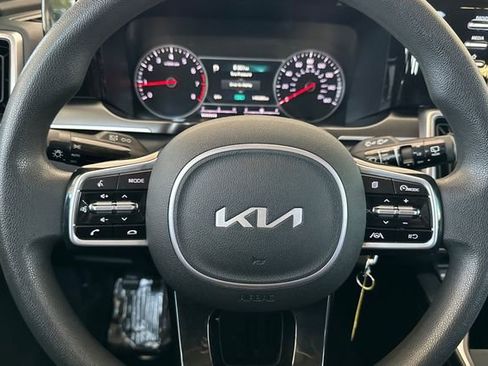 Used 2022 Kia Sorento LX FWD image 25