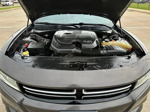 Used 2017 Dodge Charger SE RWD image 34