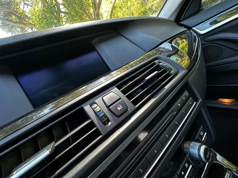 Used 2012 BMW 528i Sedan image 30