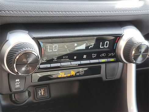 Used 2025 Toyota RAV4 XLE image 27