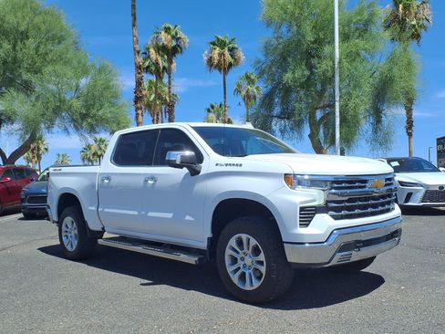 Used 2023 Chevrolet Silverado 1500 LTZ AWD/4WD image 3