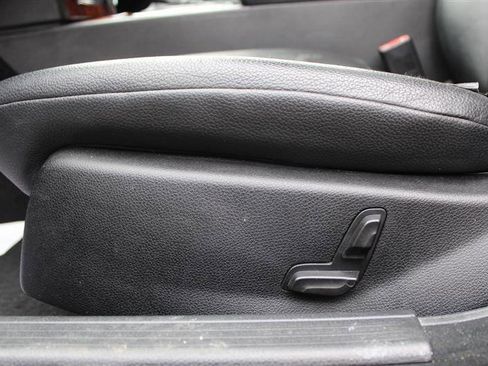 Used 2011 Mercedes-Benz C 300 4MATIC Sedan image 13