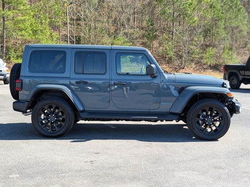 Used 2025 Jeep Wrangler Sahara image 10