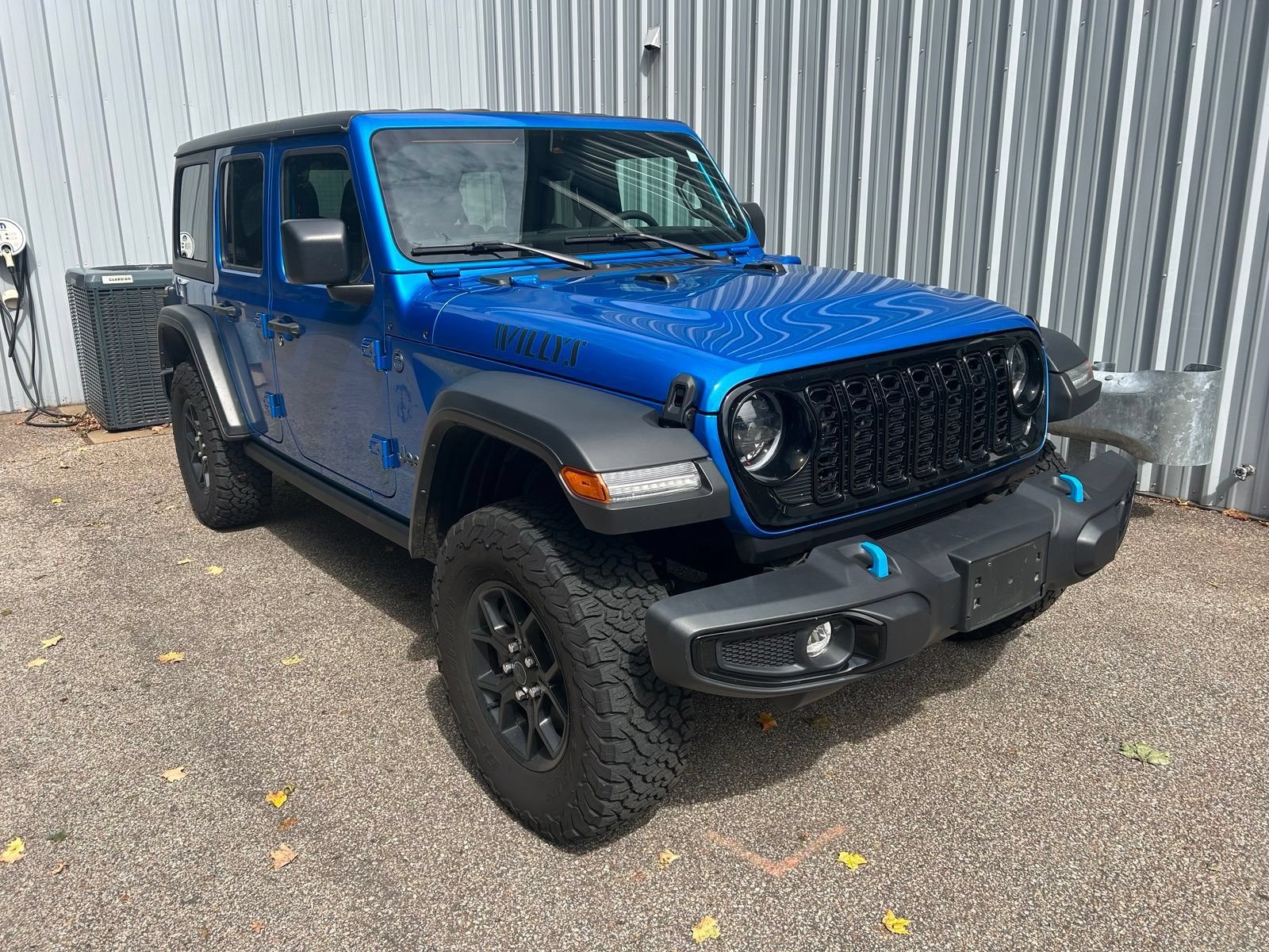 Used 2024 Jeep Wrangler Unlimited AWD/4WD image 3