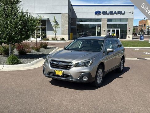 Used 2018 Subaru Outback 2.5i Premium AWD/4WD image 1