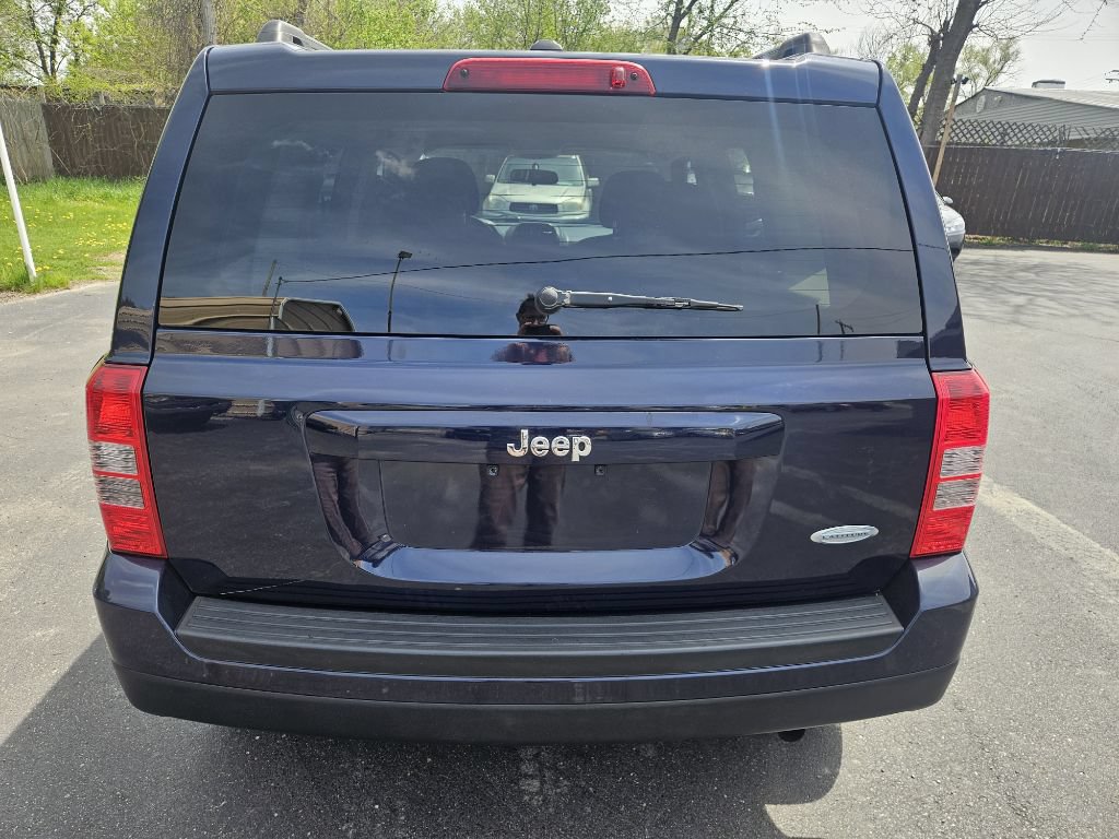 Used 2014 Jeep Patriot Latitude FWD image 8
