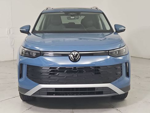New 2026 Volkswagen Tiguan SE AWD/4WD image 9