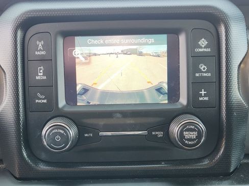 Used 2021 Jeep Gladiator Sport image 19