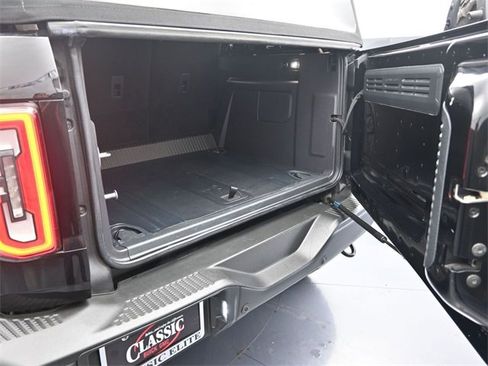 Used 2022 Ford Bronco Badlands image 12