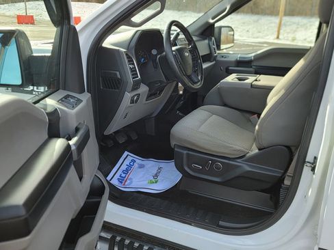 Used 2017 Ford F150 XLT w/ Equipment Group 302A Luxury image 18