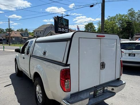 Used 2015 Nissan Frontier SV AWD/4WD image 4