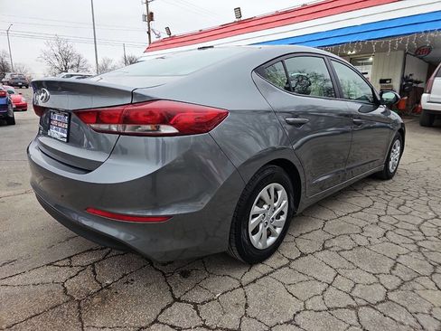 Used 2017 Hyundai Elantra SE image 20