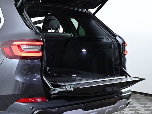 Used 2022 BMW X5 xDrive40i w/ Premium Package image 34