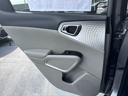 New 2025 Kia Soul LX FWD image 13