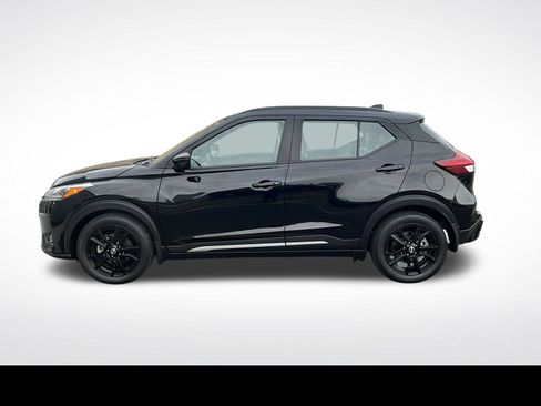 Used 2023 Nissan Kicks SR w/ SR Premium Package FWD image 14