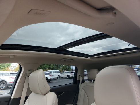 Certified 2022 Lincoln Nautilus Reserve w/ Equipment Group 201A image 11