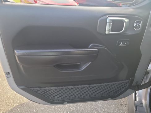 Used 2019 Jeep Wrangler Unlimited Sport S AWD/4WD image 14