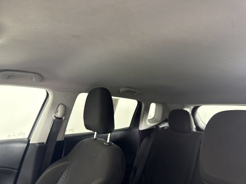 Used 2018 Jeep Compass Sport w/ Tech Group FWD image 20