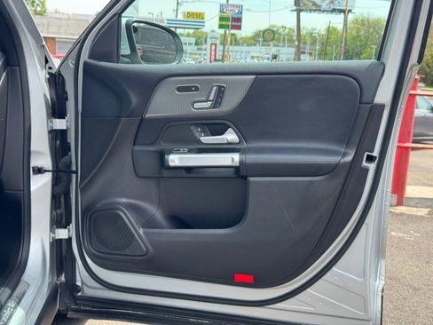 Used 2020 Mercedes-Benz GLB 250 4MATIC image 40