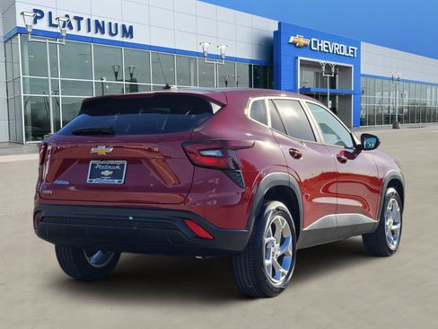 New 2026 Chevrolet Trax LS w/ LS Convenience Package FWD image 5