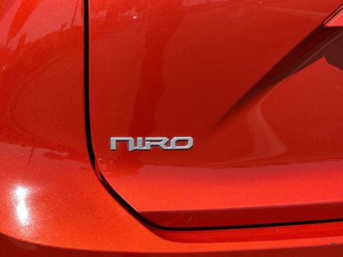 Used 2023 Kia Niro Wind w/ Wind Preserve Package FWD image 32