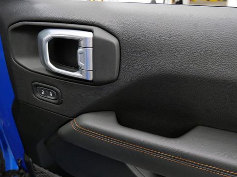 Used 2021 Jeep Gladiator Mojave AWD/4WD image 17