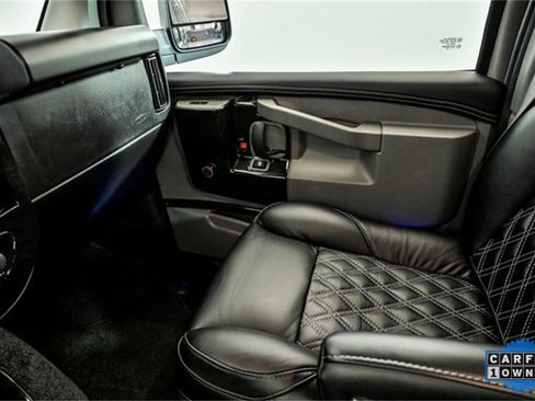 Used 2025 GMC Savana 2500 Extended w/ Driver Convenience Package image 25