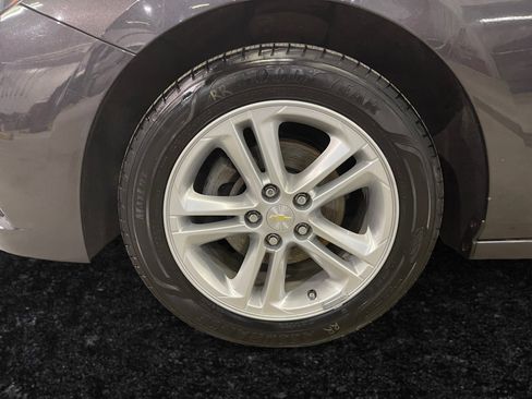 Used 2017 Chevrolet Cruze LT w/ Convenience Package image 15