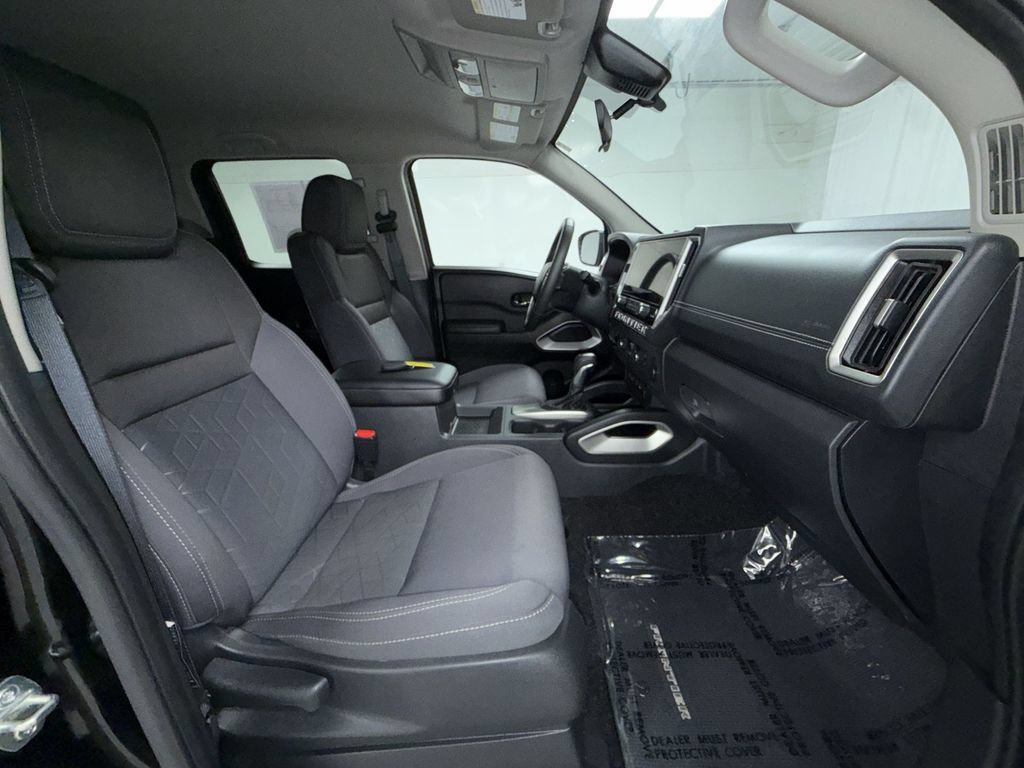 Used 2025 Nissan Frontier SV w/ SV Convenience Package AWD/4WD image 18