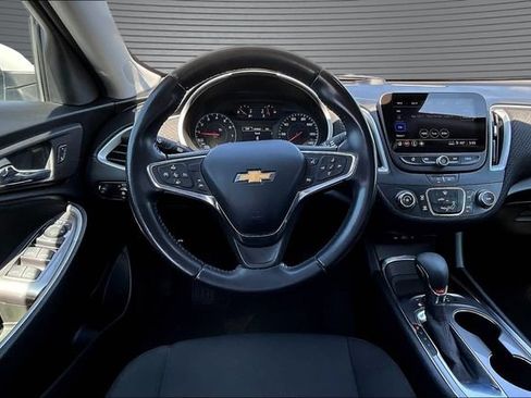 Used 2021 Chevrolet Malibu RS FWD image 8