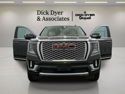 Used 2022 GMC Yukon XL Denali image 7