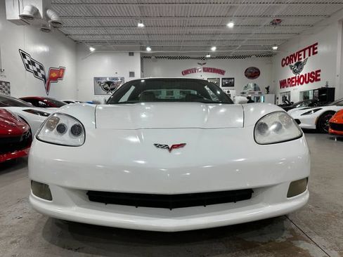 Used 2007 Chevrolet Corvette Coupe w/ Preferred Equipment Group RWD image 32