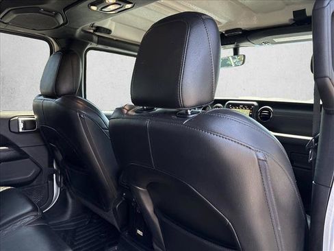 Used 2022 Jeep Wrangler Unlimited Sahara AWD/4WD image 22