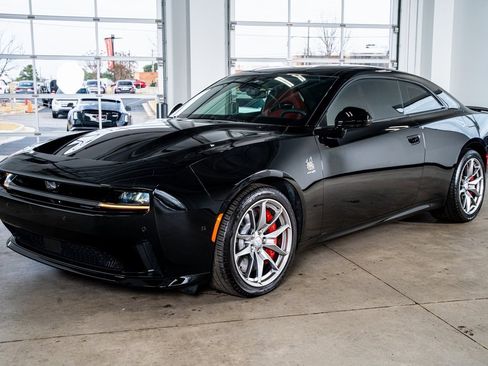 Used 2025 Dodge Charger R/T Scat Pack w/ Track Pack image 11